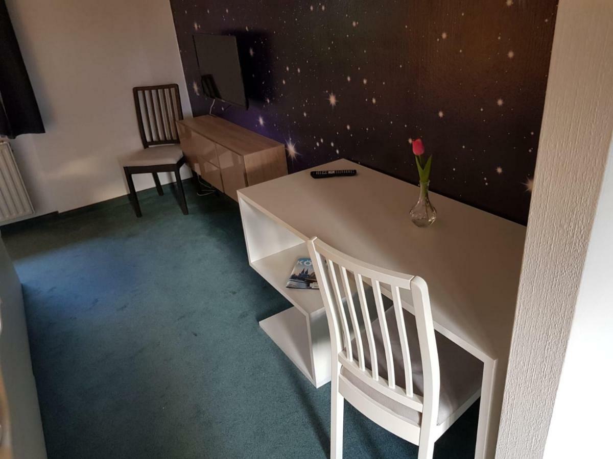 Gz Hotel Airport Koeln Bonn Troisdorf Buitenkant foto